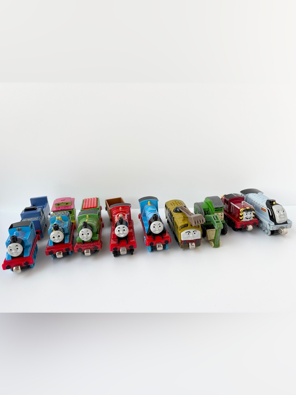 Thomas The Tank Engine and Friends Die-cast Large Lot 13 pcs magnetic